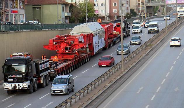395 ton ağırlığındaki 'dev trafo' karayolu ile taşındı!