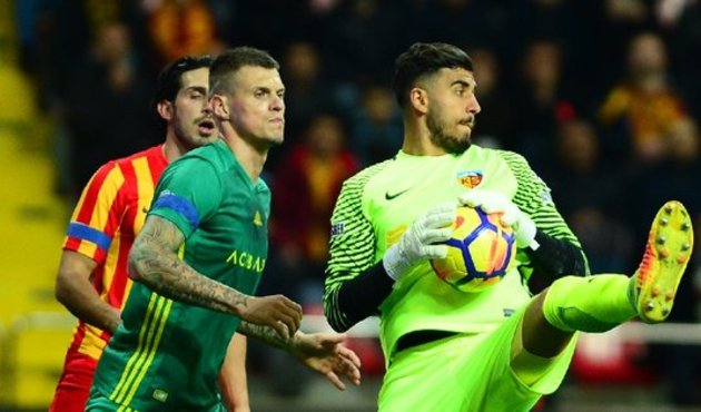 Süper Lig'deki ilk maçında kalesinde 5 gol gördü!