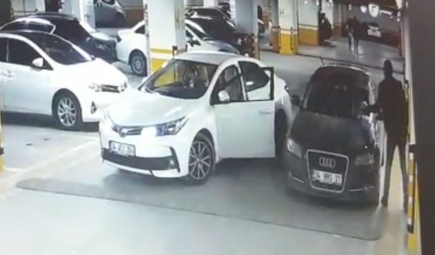 AVM'de yanlış park cinneti! Öfkesini böyle dindirdi/VİDEO