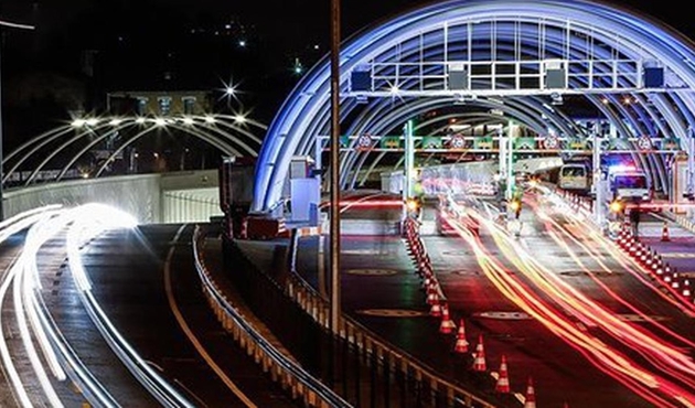 Avrasya Tüneli trafiğe kapatıldı...