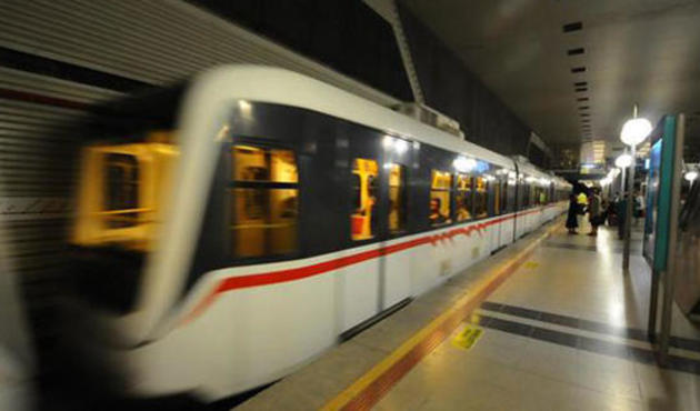 Taksim metrosunda panik anları!