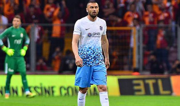 Burak Yılmaz ofsayta doymuyor!