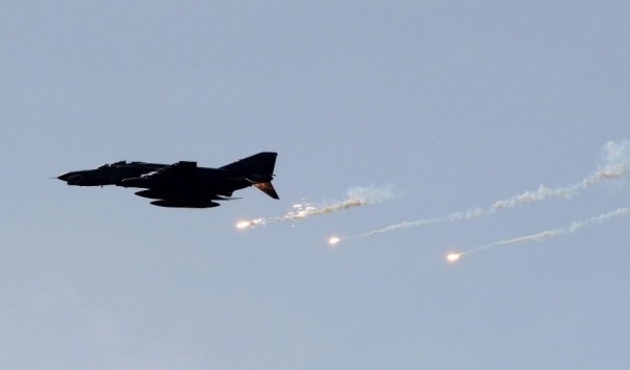 Afganistan'da hava saldırısı: 100 ölü