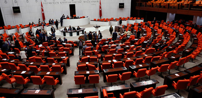 HDP'li vekil Meclis'te yumruklu kavga çıkardı