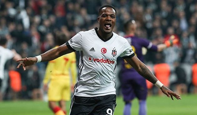 İlk maçında golünü atan Larin konuştu!