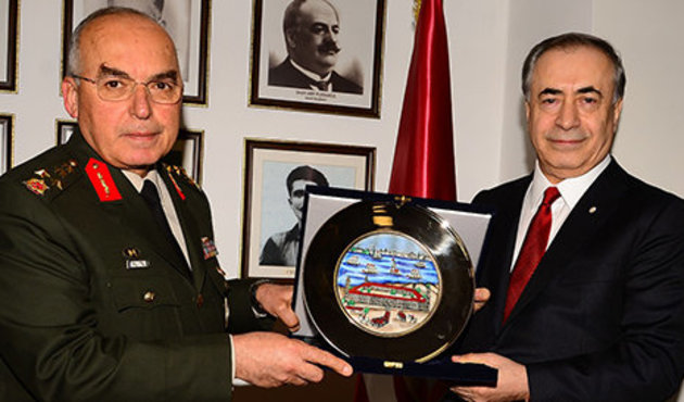 Orgeneral Avsever'den Galatasaray'a ziyaret!