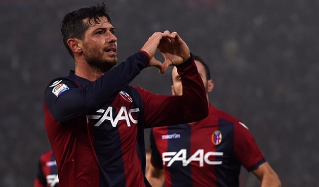 Eski Galatasaraylı futbolcuya saldırı!