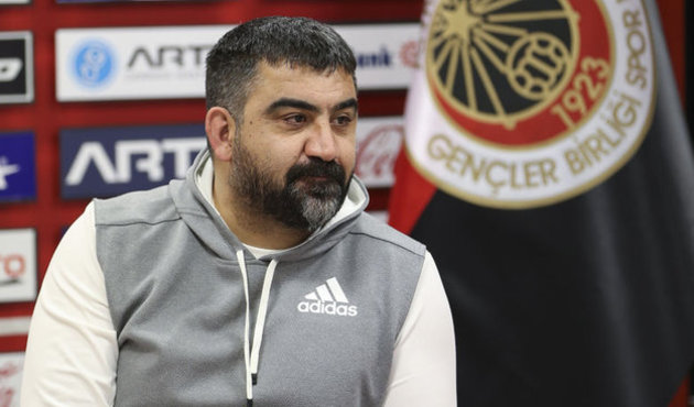 Ümit Özat'tan Şenol Güneş'e: İnsanda utanma olur!