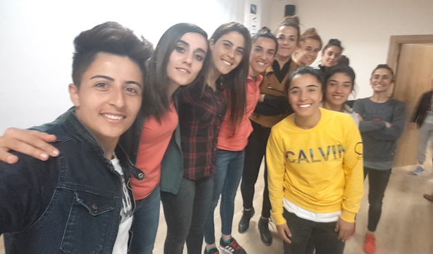 VEDAŞ’tan kadın futbolculara moral organizasyonu...
