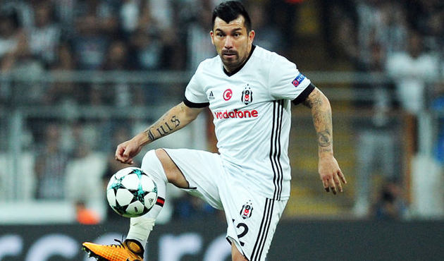 Medel'den olay paylaşım!