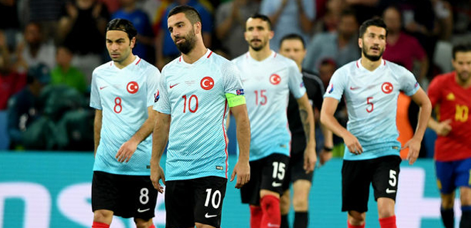 Umutlar tükendi! Milli Takım EURO 2016'ya veda etti