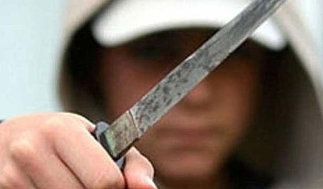 16 yaşındaki çocuk bıçakla dehşet saçtı!