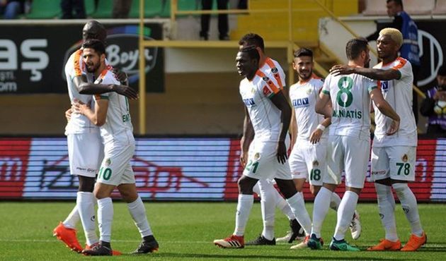 Alanyaspor 3 puanı 3 golle aldı!