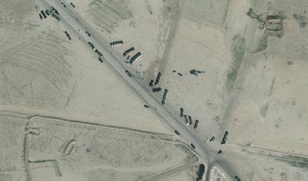 Deyrizor'da petrolü kaçırmak için tanker yığınağı yapıldı...