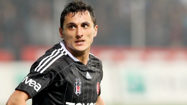 Siyah beyazlılar Mustafa Pektemek ile yollarını ayırıyor
