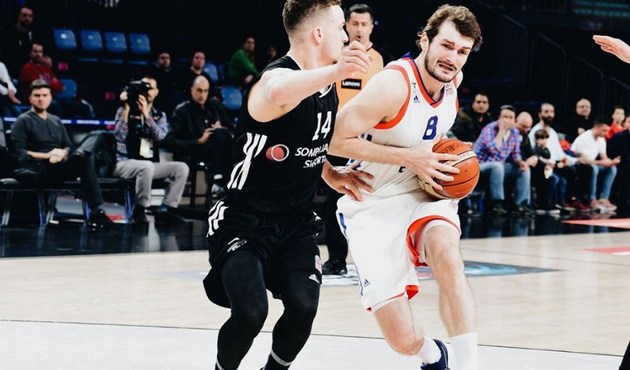 Dev maçta Anadolu Efes güldü!
