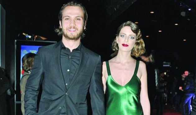 Aras Bulut İynemli evlilik yoluna girdi...