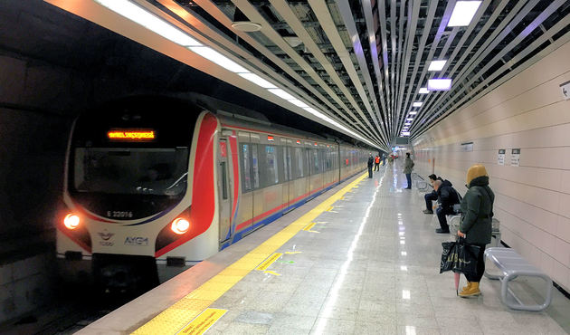 Marmaray'da seferleri durduran ölüm... / VİDEO
