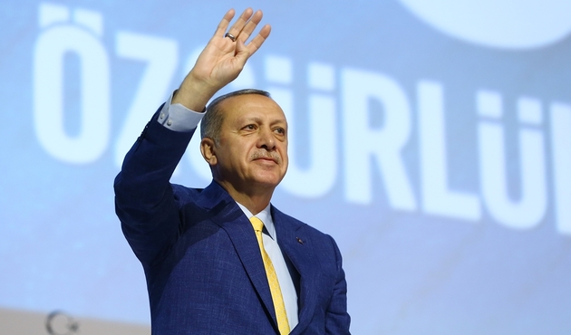 Cumhurbaşkanı Erdoğan Katar'a 3 G ile bağlanıp tebrik etti/VİDEO...