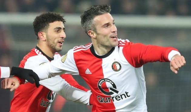 Van Persie, Advocaat'ı üzdü...
