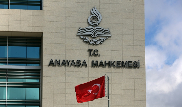 AYM'den, yetim erkekleri üzecek karar!