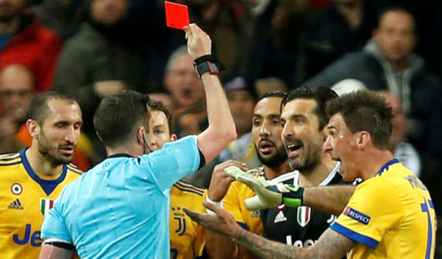 Son dakikada penaltı geldi, Buffon çıldırdı!