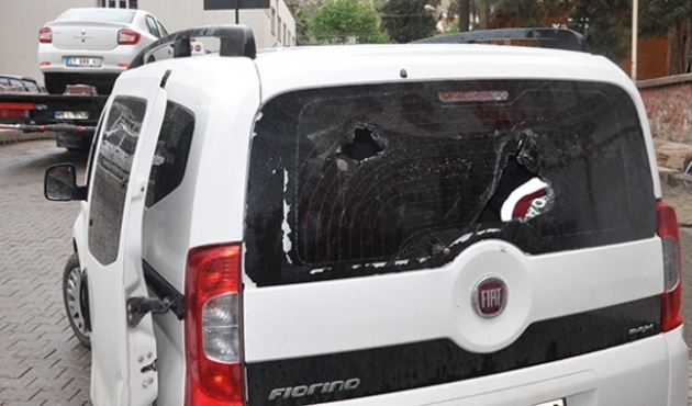 Uyuşturucu satıcıları ile Jandarma arasında çatışma çıktı: 4 yaralı...