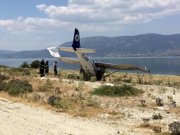 Burdur'da eğitim uçağı zorunlu iniş yaptı