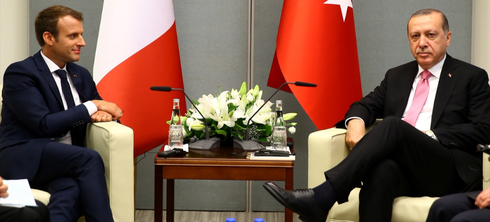 Erdoğan, Macron ile telefonda görüştü!