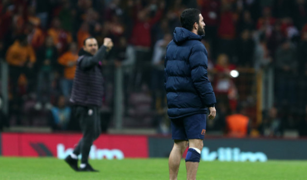 Hasan Şaş'tan Arda Turan'a: Efendi ol, ayıp!