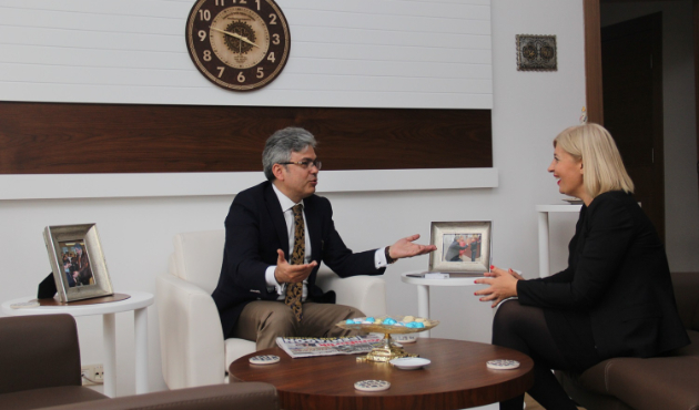 Yelkenci: Öğretmen öğrencinin gözyaşını silecek!