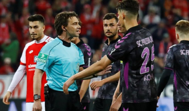 VAR, Bundesliga'da ilginç olay yaşattı!