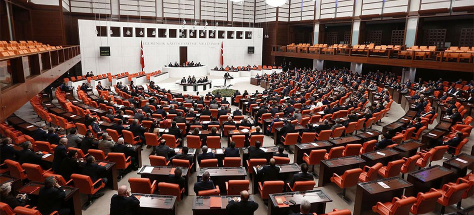 İki vekil, maaşlarını Hazine'ye bağışladı!
