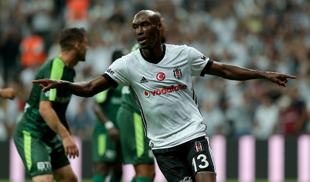 Beşiktaş'ta Atiba ile yollar ayrılıyor!