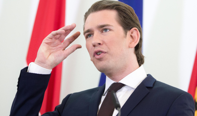 Yine Kurz, yine kriz! Cami kapatmakla tehdit etti