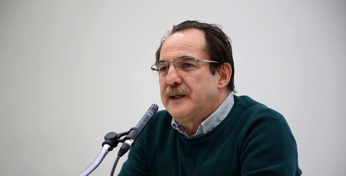 Takacak kulplarım var deyip gezenlere ithaf olunur / Ahmet Tezcan özlenen yazılarıyla geri döndü
