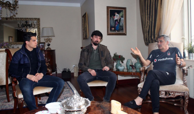 Beşiktaşlı futbolcular Şenol Güneş'i ziyaret etti!