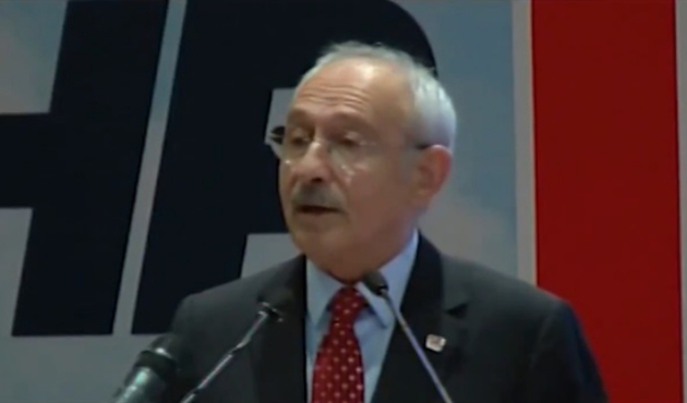 Kılıçdaroğlu İstiklal Marşı'nı okuyamadı!