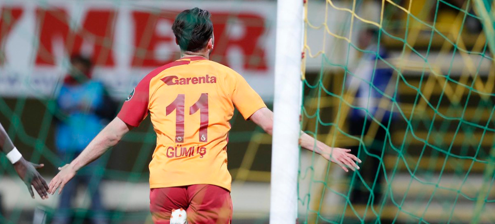 Muslera devleşti, Sinan Gümüş ipten aldı!