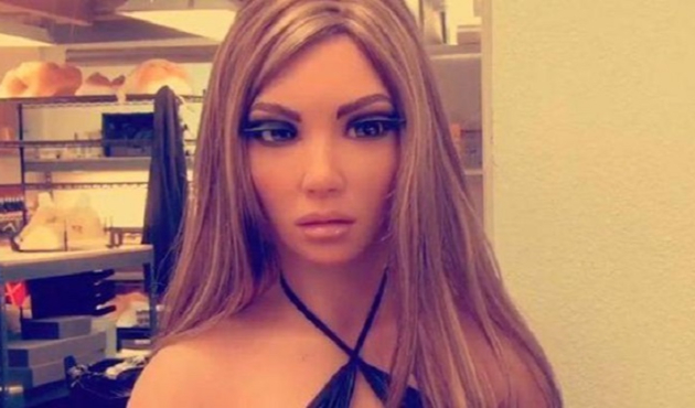 Robotları hayat kadını yaptılar!