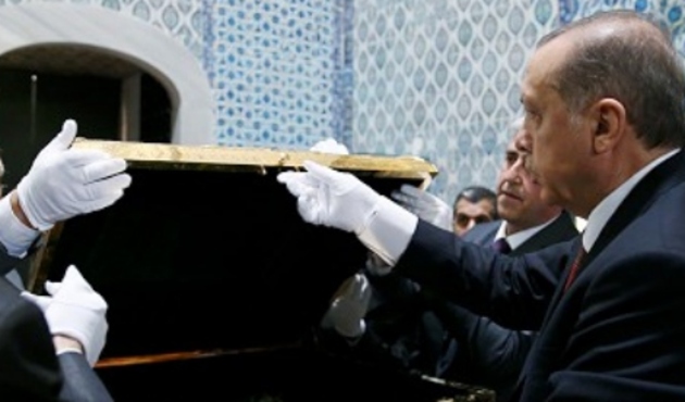 O kadar özel ki... Cumhurbaşkanı Erdoğan eldiven takarak o kapağı açtı!