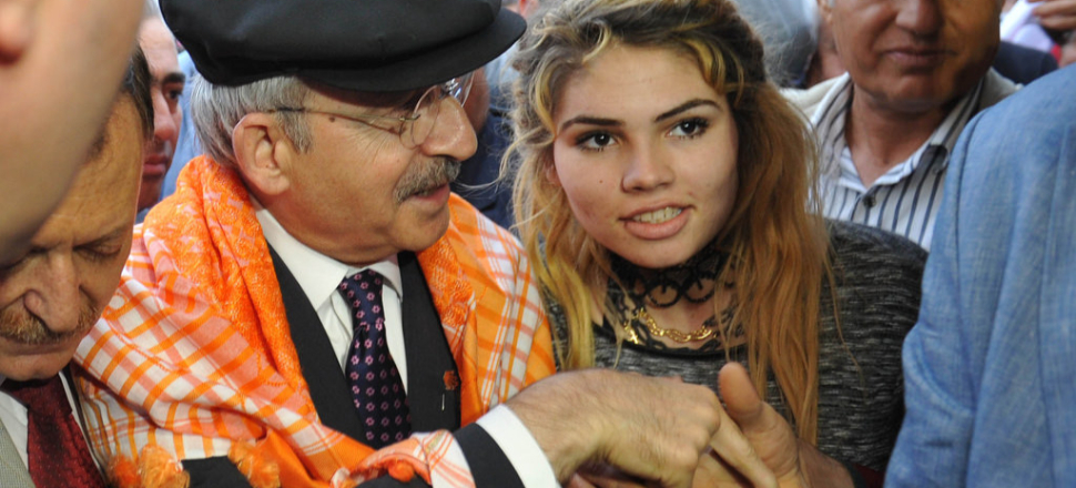 Kılıçdaroğlu'nun aşağıladığı muhtarlara işi düştü!