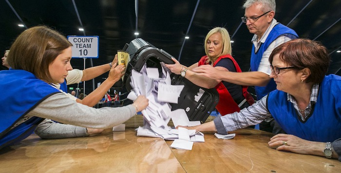 O sandıktan Suriyeli masum çocukların ahı çıktı... Ceren Kenar'dan 'Brexit' analizi