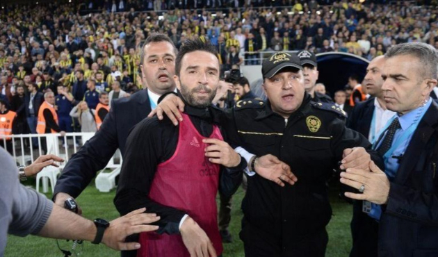 Gökhan'dan Tolga'ya 'hükmen yenilebiliriz" uyarısı