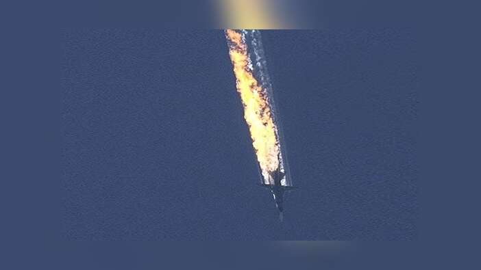 Suriye'de savaş uçağı düştü! Pilot esir alındı