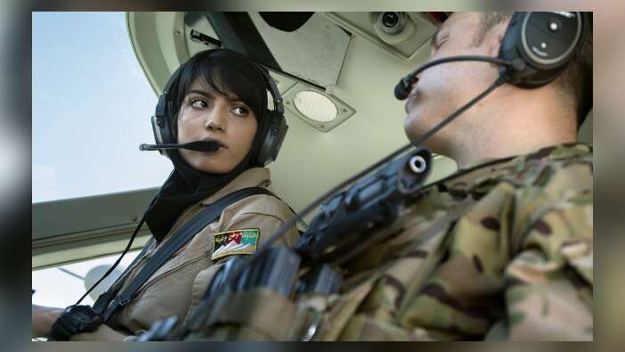 Afganistan'ın ilk kadın savaş pilotu iltica etti!