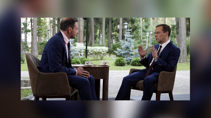 Medvedev'den 'vize' açıklaması...