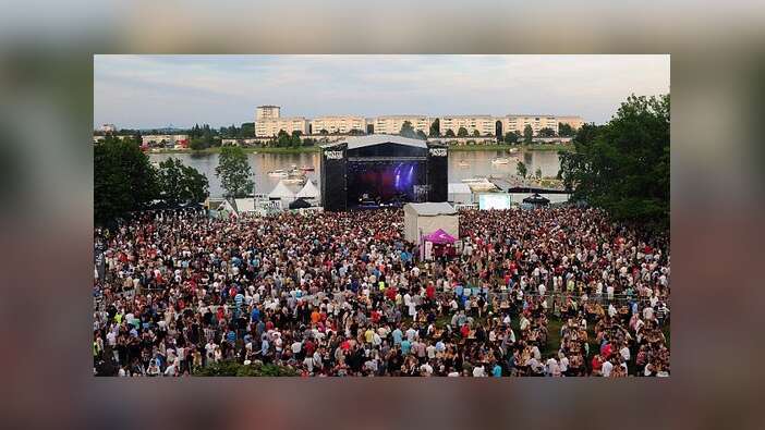 Festivalde cinsel taciz skandalı! 35 genç kıza...