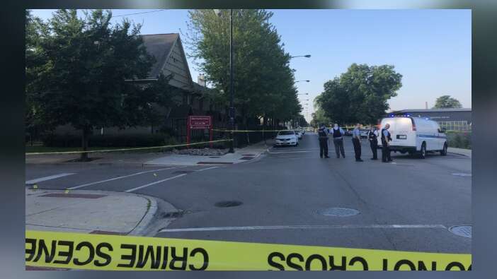 Chicago'da üniversite yakınında silahlı saldırı...