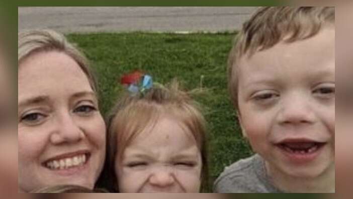 Anne, baba ve üç çocuğu öldürüldü...